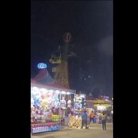 Colapsa juego mecánico en feria de Acapulco (Video)