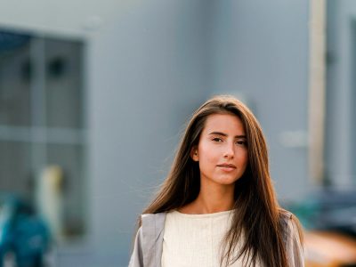 Ni brushing ni alisados: el secreto mejor guardado para un cabello lacio natural