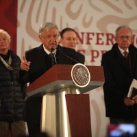 AMLO llama 'mezquinos neofascistas” a quienes lo acusan por accidente en Puebla