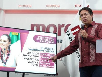 Mario Delgado rinde informe de gastos de “corcholatas” y acusa opacidad de opositores