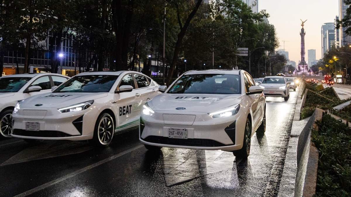 La compañía ofrecía el servicio con autos eléctricos