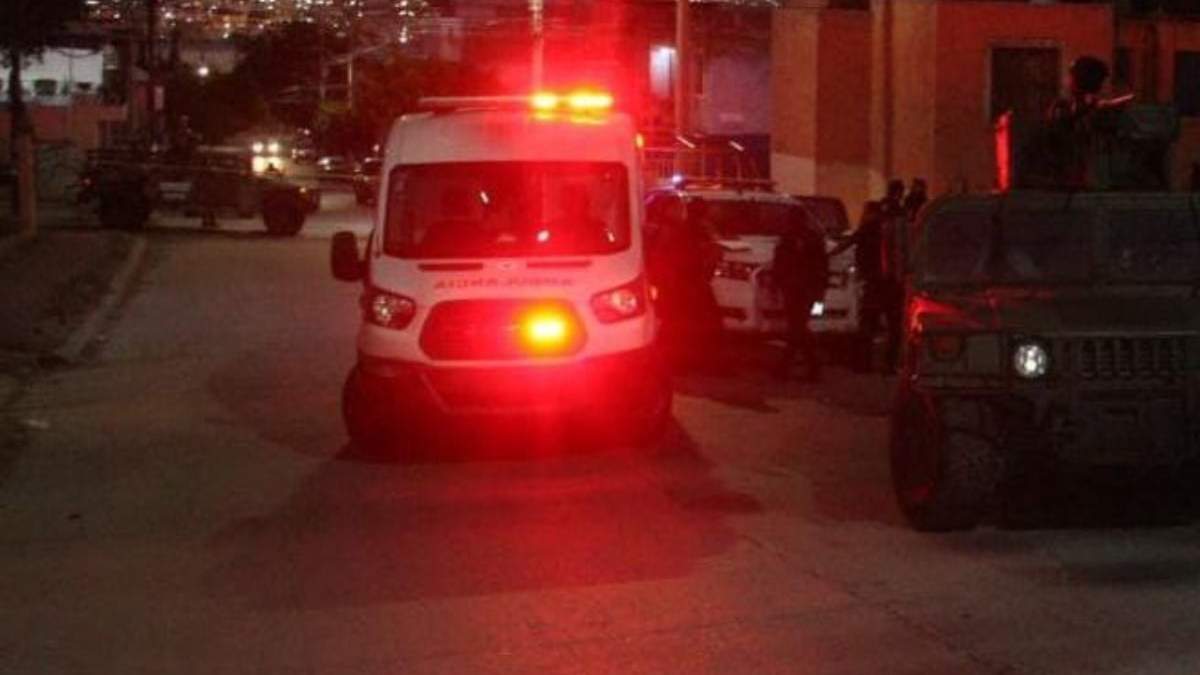 Servicios de emergencia en el sitio del ataque