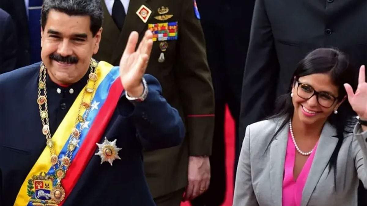 Eran otros tiempos... Maduro y Delcy Rodríguez