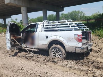 Soldados y civiles armados se enfrentan bajo el puente fronterizo de Reynosa-Pharr