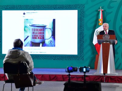 López Obrador llama a Claudio X. González a participar en la consulta de revocación de mandato