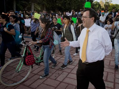 Acusa rector intromisión del gobierno estatal para desestabilizar a la UAQ