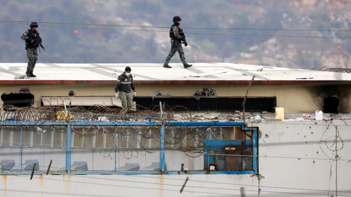 Policías tomaron el control de la cárcel tras 14 horas de enfrentamientos