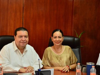 SEP de Tabasco pide a los jóvenes: “Tengan hijos, no solo perrhijos"