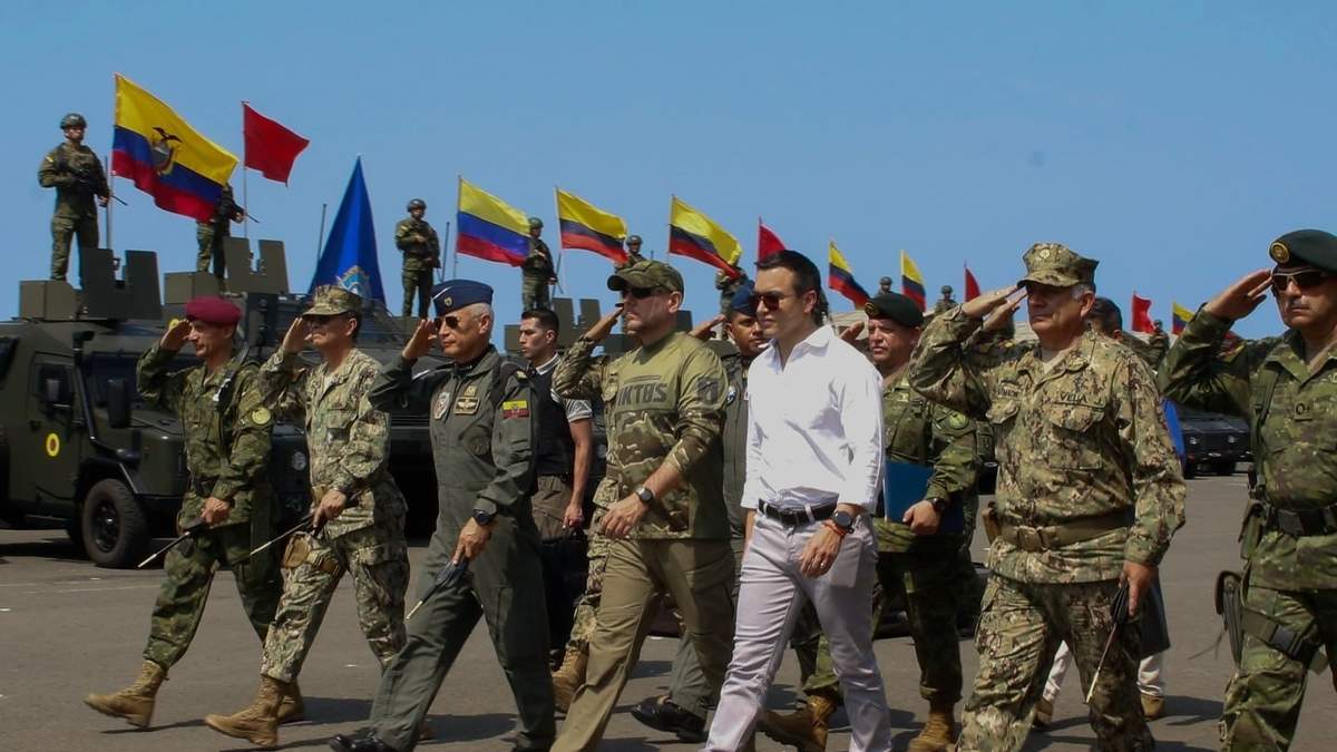 Noboa. Uso de recursos públicos en busca de la reelección