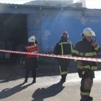 La rápida intervención de los bomberos evitó una tragedia en el incendio de un supermercado en Centenario
