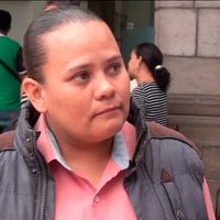 Por su orientación sexual, Banco Azteca echa a la calle a una empleada
