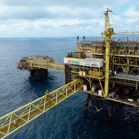 Pemex y CFE ponen en riesgo a México, alerta S&P; rebaja sus perspectivas