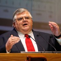 'Robots cibernéticos” tumbaron al peso: Carstens