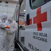 Golpean a personal de Cruz Roja que trasladaba a sospechoso de covid-19