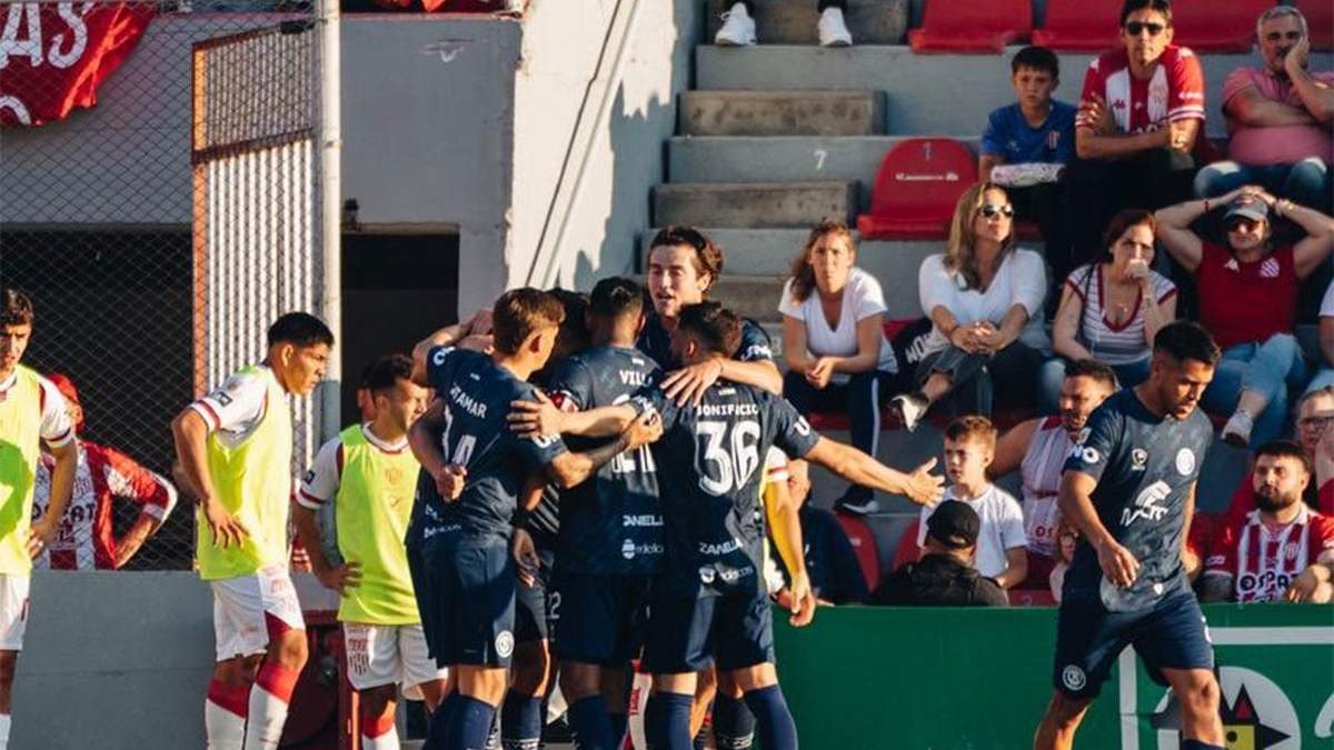 Festejo del empate de los Azules.