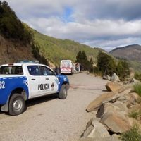 Un vehículo estuvo a punto de caer en el lago Lácar