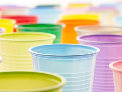 Con ayuda de 1 vaso plástico desechable y sin usar: creá esta maceta totalmente original