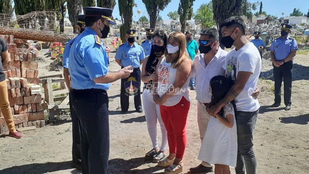 Sentido homenaje realizado en Zapala. Fuente: (Twitter)