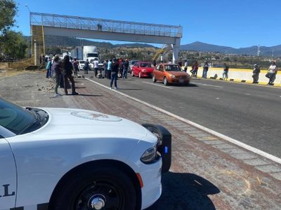 Bloquean la autopista México-Puebla; protestan por atropellamiento