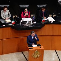 Monreal pide frenar reforma al outsourcing, ya aprobada en comisiones
