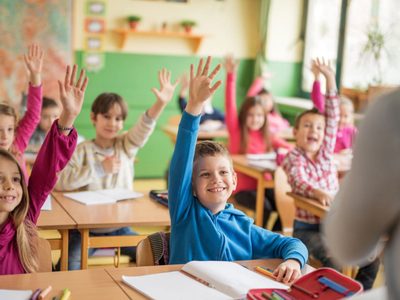¿Se adelantan las clases? Estas son las alternativas que analizan distintos sectores de la educación