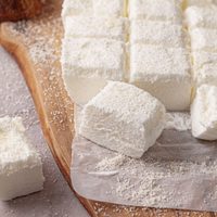 Marshmallow de coco con 2 ingredientes: sin harina, sin azúcar y sin horno, una receta fácil para un snack saludable