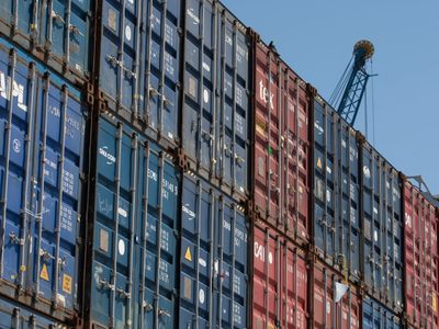 En robo "inédito" que duró 10 horas, grupo armado se lleva oro y plata de contenedores en Manzanillo