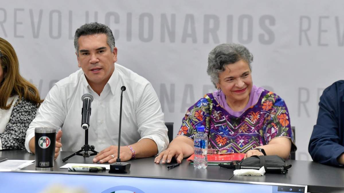 Reunión privada entre priistas