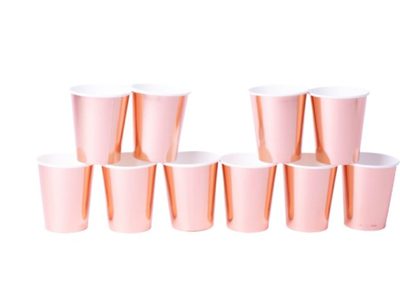 Si tenés vasos descartables, guardalos y creá esta hermosa idea para empaquetar los regalos del Día del Padre