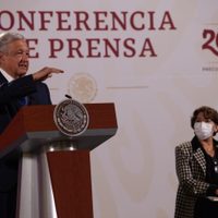 Delfina Gómez "ha hecho un trabajo excepcional" en la SEP: AMLO
