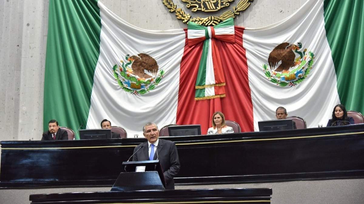 Adán Augusto desde la tribuna del Congreso de Veracruz