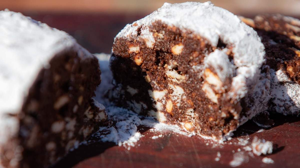 Salchichón de chocolate. Fuente: (X)