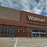 Trump advierte a Walmart no aumentar precios por aranceles, pero sí asumir costos de esos impuestos