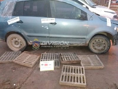 Lograron encontrar algunas de las rejillas robadas