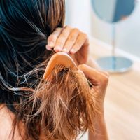 El secreto casero para desenredar tu cabello en minutos y sin gastar una fortuna