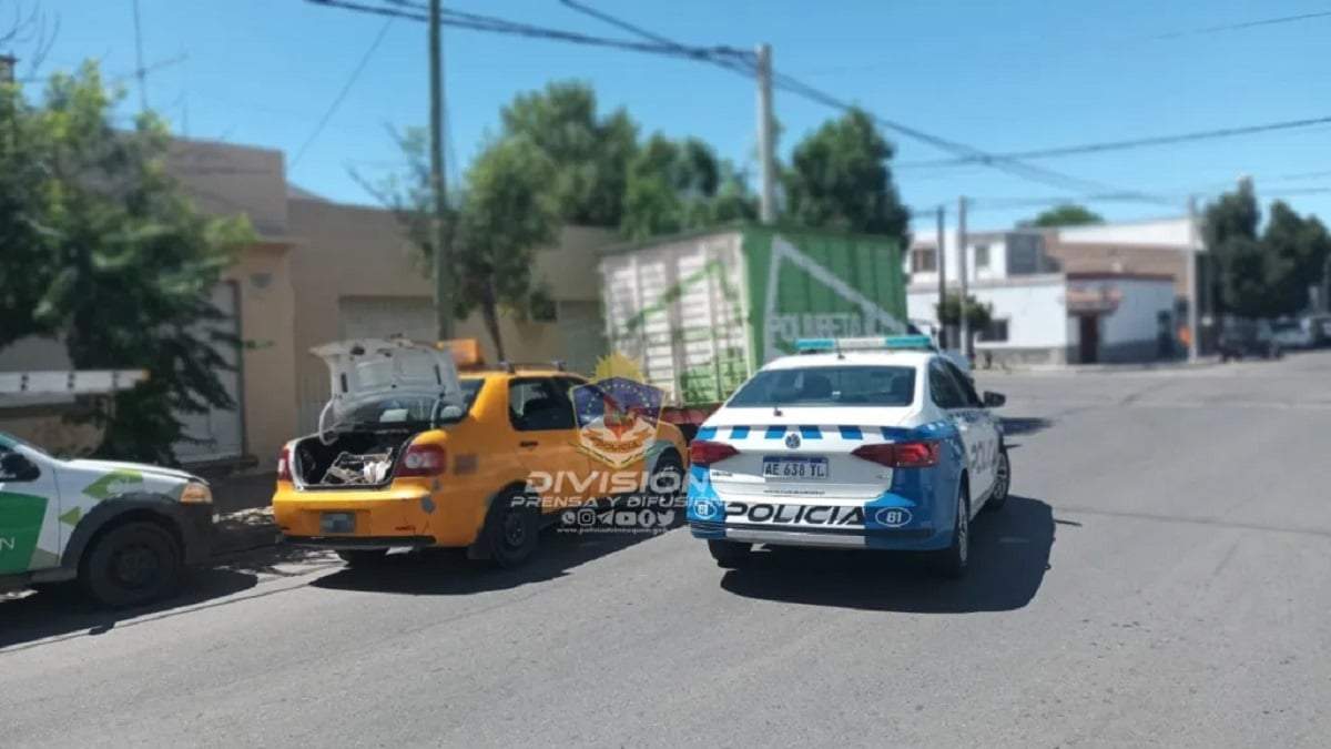 Uno de los hombres demorado huía en un taxi. Fuente: (Policía Neuquén)