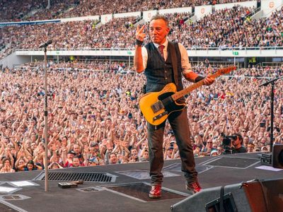 Bruce Springsteen señala a Trump como “el candidato más peligroso a la presidencia” y respalda a Harris