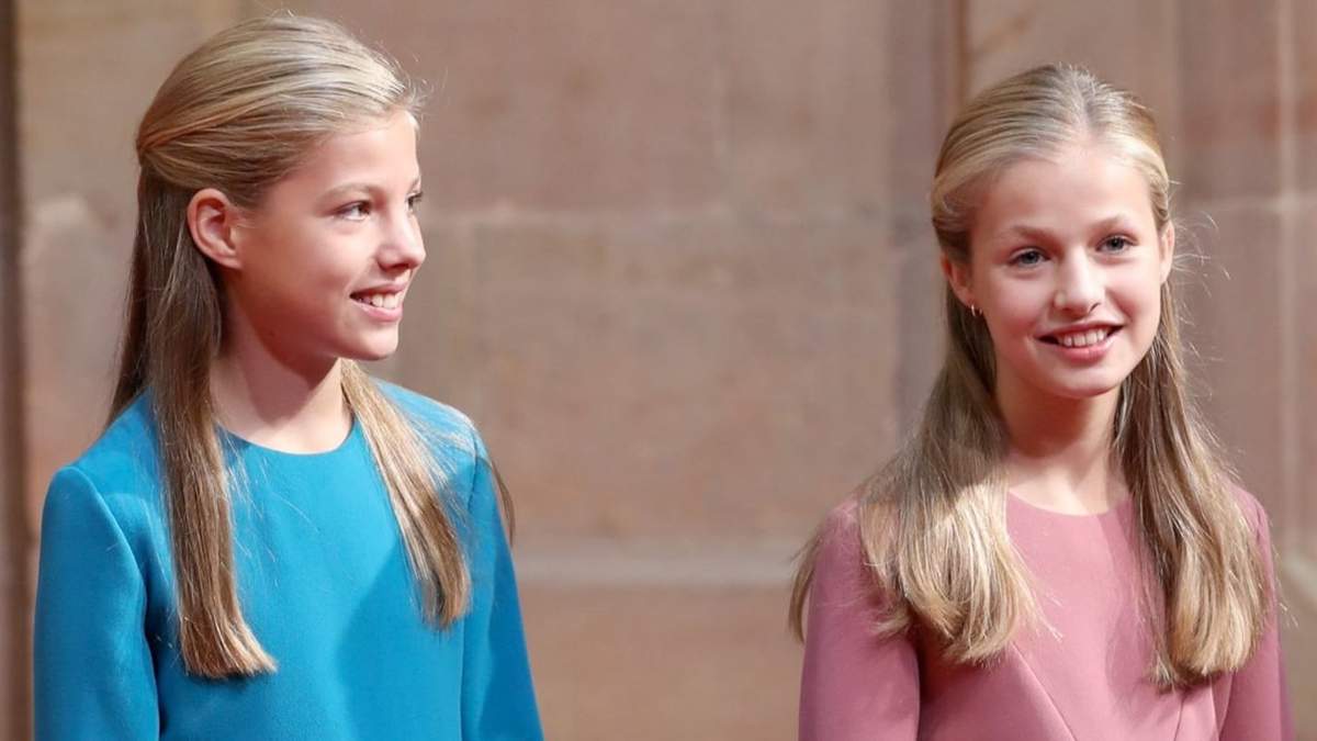 Infanta Sofía y princesa Leonor. Fuente: (Twitter)
