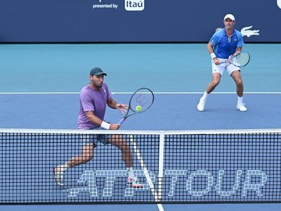 El tenista mexicano Santiago González conquista el Miami Open en dobles