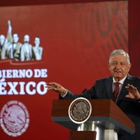 AMLO ofrece mediación entre Televisa y Alemán para evitar quiebre de Interjet