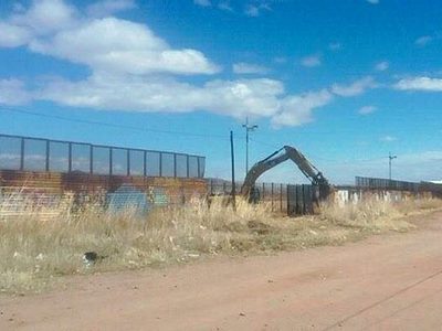 Alarma y zozobra por nuevo muro fronterizo en Naco, Sonora