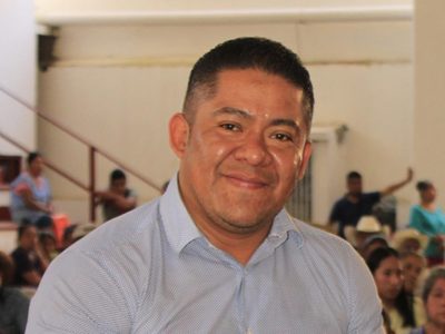 Compañero de lucha de AMLO le pide intervenir para retirar protección al alcalde de Zapotitlán