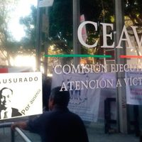 Colectivos 'clausuran” las instalaciones de la CEAV para exigir freno a irregularidades