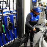 Aumentan los combustibles desde mayo: cuánto suben la nafta y el gasoil