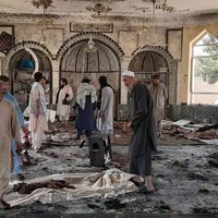 Al menos 33 civiles muertos y 43 heridos por una bomba en una mezquita del norte de Afganistán