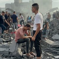 El palestino medio en Gaza vive con dos piezas de pan al día, dice funcionario ONU