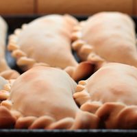 Empanada XXL de pollo sin harina y baja en calorías: tentate con esta receta si no sabes qué cocinar y querés comer sano