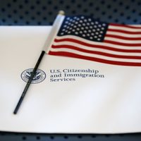 La nueva medida migratoria de Trump complica el camino hacia la green card