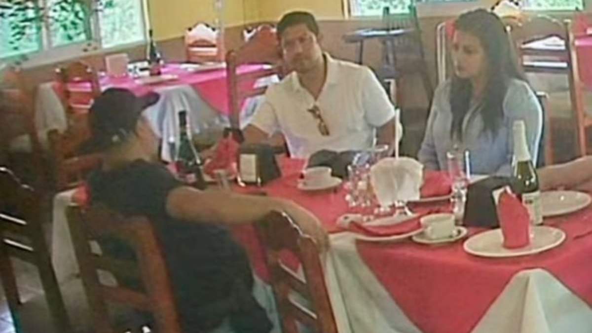Norma Otilia Hernández en desayuno con supuesto líder criminal