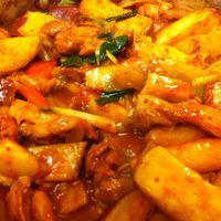 Dakgalbi: la receta de pollo coreano con una singular mezcla de sabores que sorprenderán a los comensales